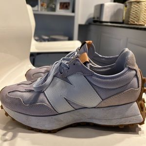 Barely used, size 8 W 327 New Balance Sneakers